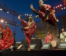 Maâlem Aziz Bakbou troupe