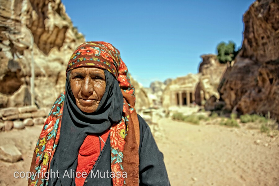 Hassin - Bedouin lady in Petra who wanted to sell me antique coins