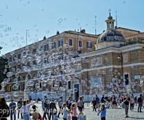 Bubbles in Piazza del Popolo