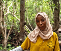 Mayasa; guide in Jozani Forest